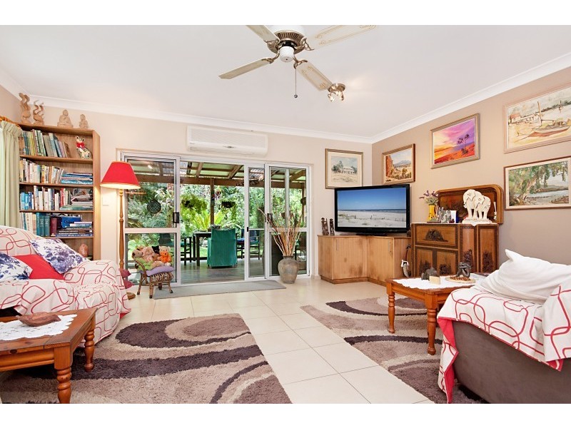 8 Whiteley Road, Miallo QLD 4873