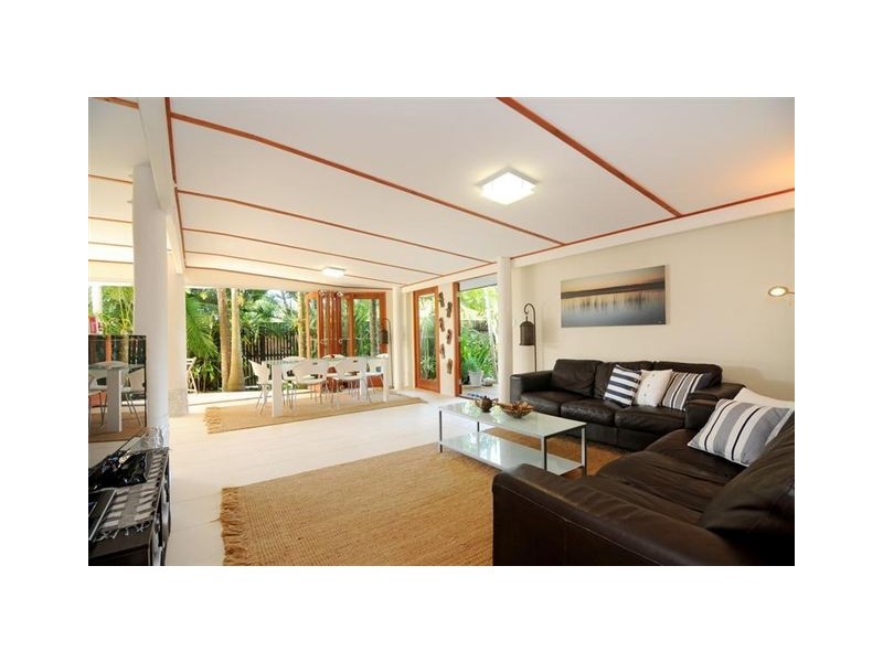 1 Poinciana Street, Cooya Beach QLD 4873