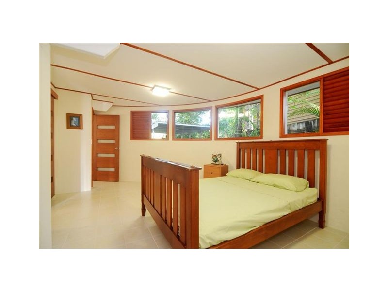 1 Poinciana Street, Cooya Beach QLD 4873