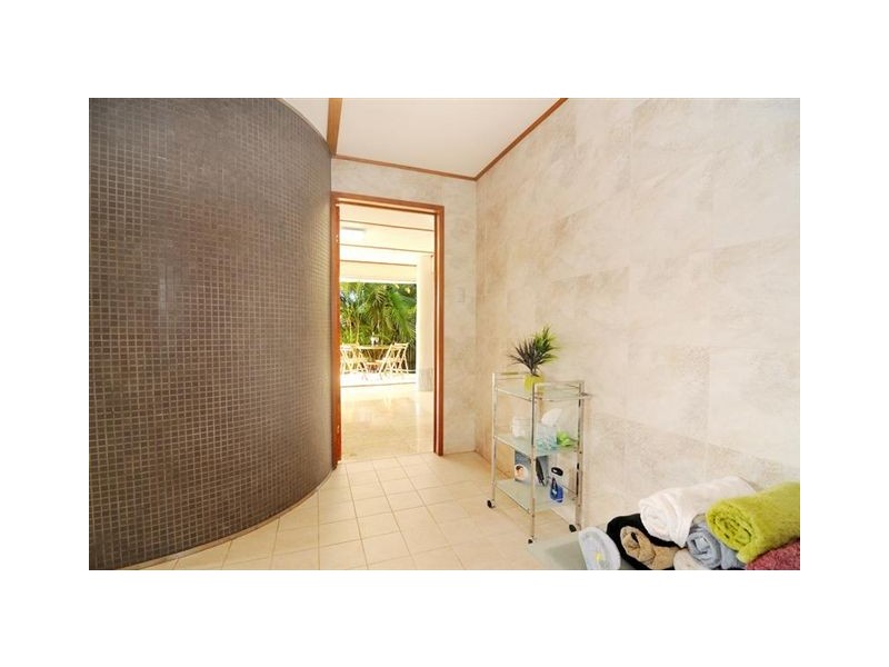 1 Poinciana Street, Cooya Beach QLD 4873