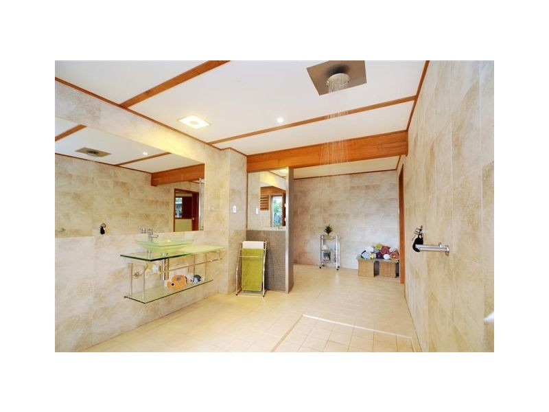 1 Poinciana Street, Cooya Beach QLD 4873