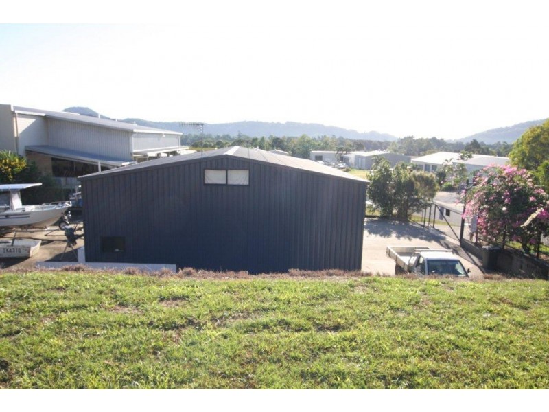 17 Theresa Drive, Mossman QLD 4873