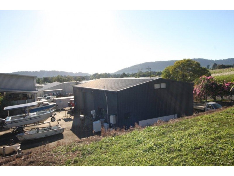 17 Theresa Drive, Mossman QLD 4873