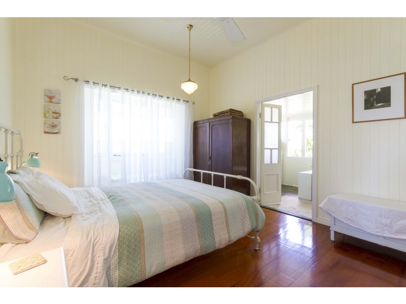 9 Thomas Street, Mossman QLD 4873