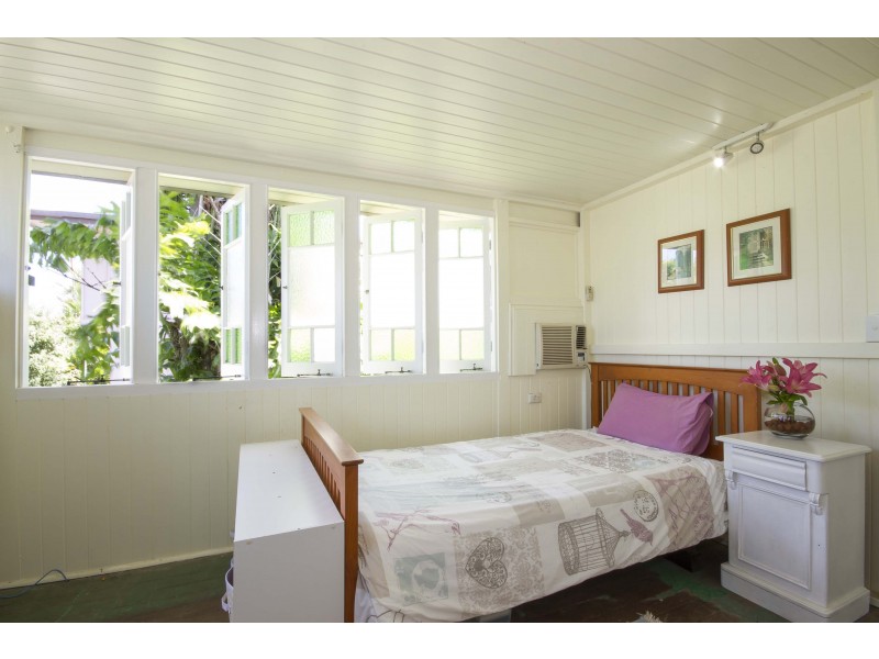 9 Thomas Street, Mossman QLD 4873