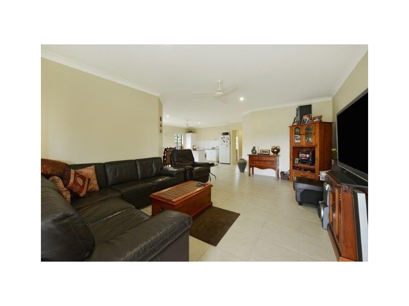 11 Yidi Close, Cooya Beach QLD 4873