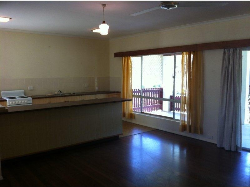 2/152 Marine Parade, Newell QLD 4873