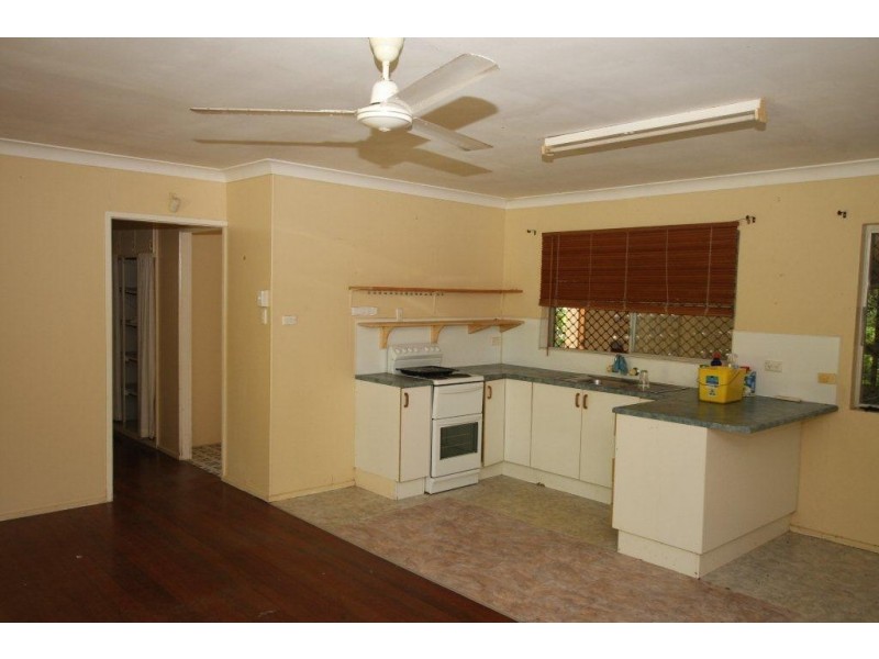 12 Toll Gate Road, Oak Beach QLD 4877