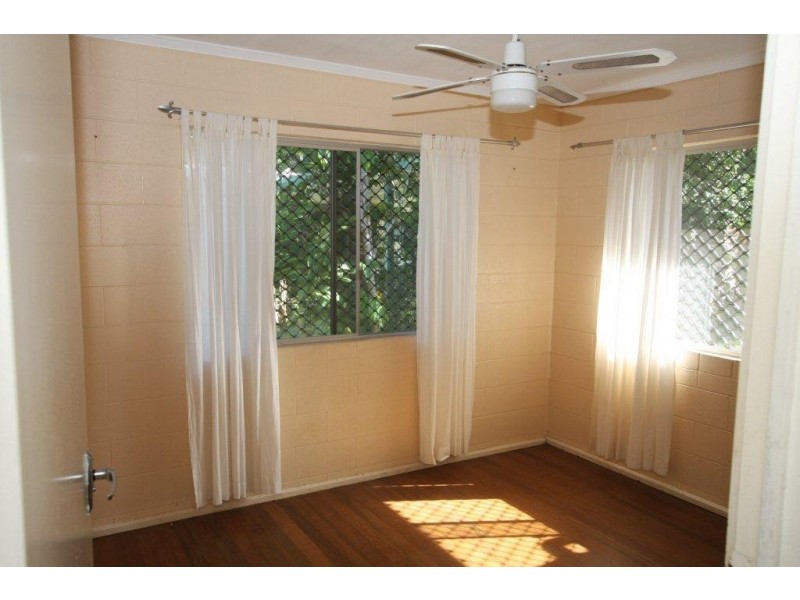 12 Toll Gate Road, Oak Beach QLD 4877