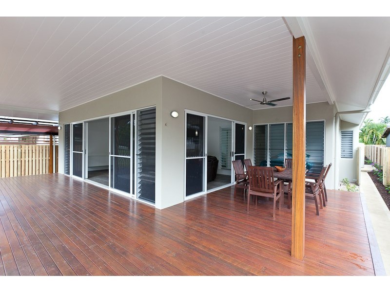 98 Marine Parade, Newell QLD 4873