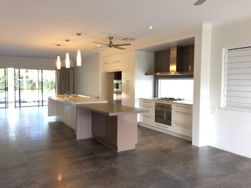98 Marine Parade, Newell QLD 4873