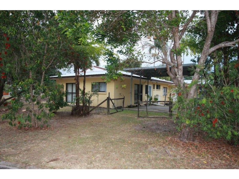 9 Palm Street, Cooya Beach QLD 4873