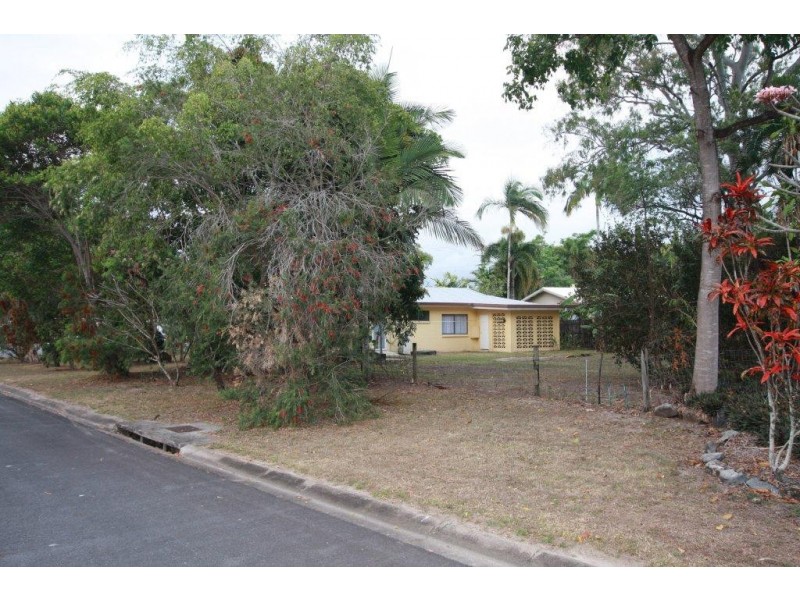 9 Palm Street, Cooya Beach QLD 4873