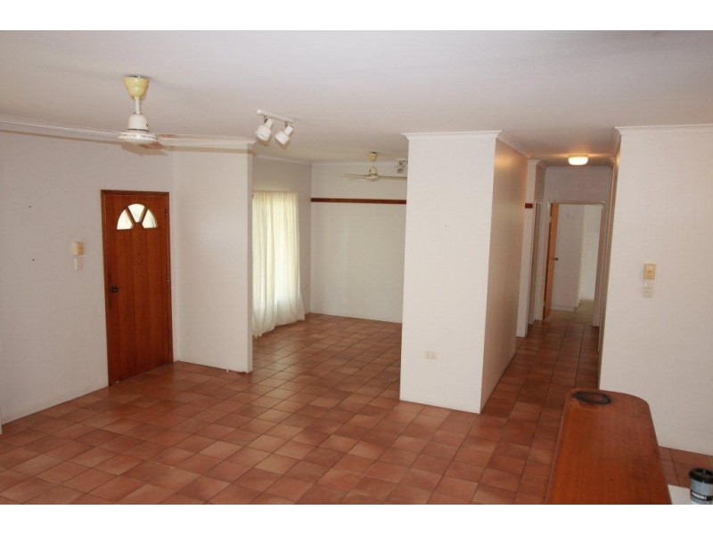 9 Palm Street, Cooya Beach QLD 4873