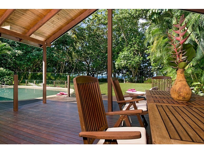 1 Bells Reef Close, Wonga QLD 4873