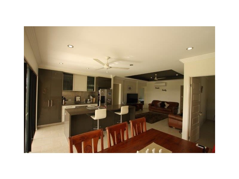 2 Spoonbill Close, Mossman QLD 4873