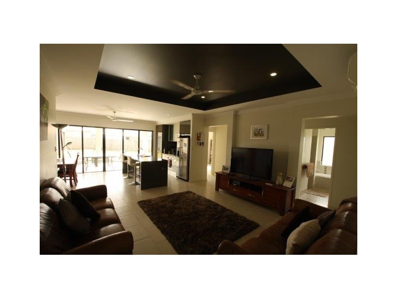 2 Spoonbill Close, Mossman QLD 4873