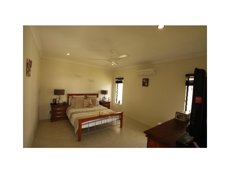 2 Spoonbill Close, Mossman QLD 4873