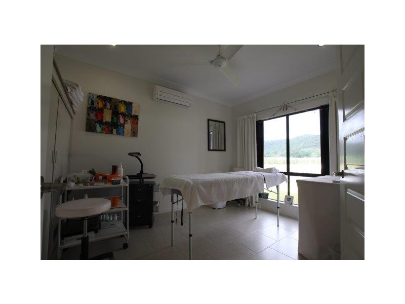 2 Spoonbill Close, Mossman QLD 4873