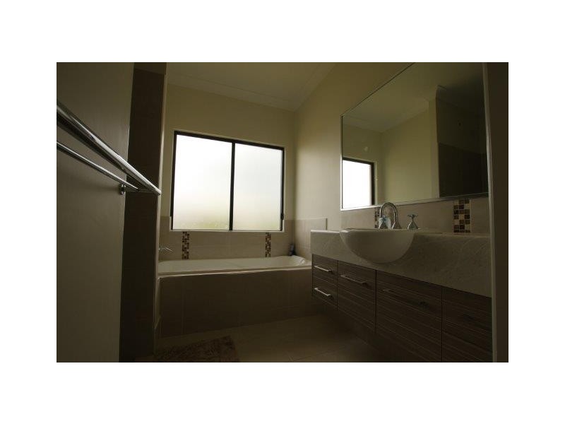 2 Spoonbill Close, Mossman QLD 4873