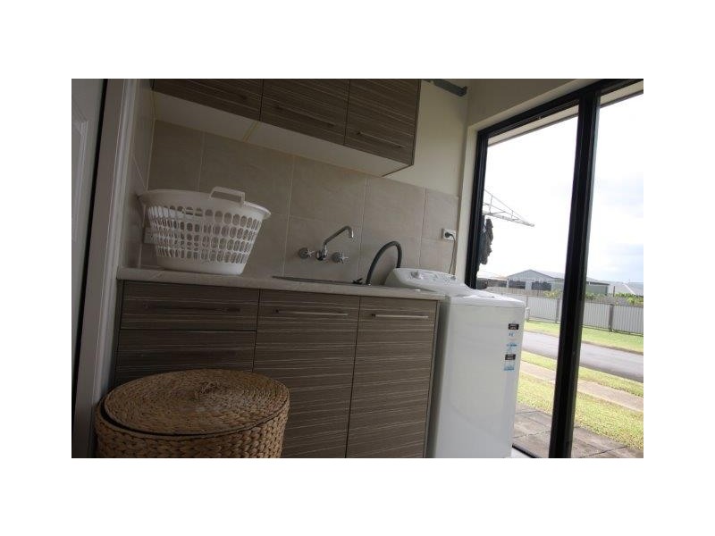 2 Spoonbill Close, Mossman QLD 4873
