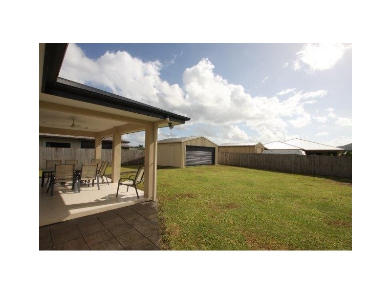 2 Spoonbill Close, Mossman QLD 4873