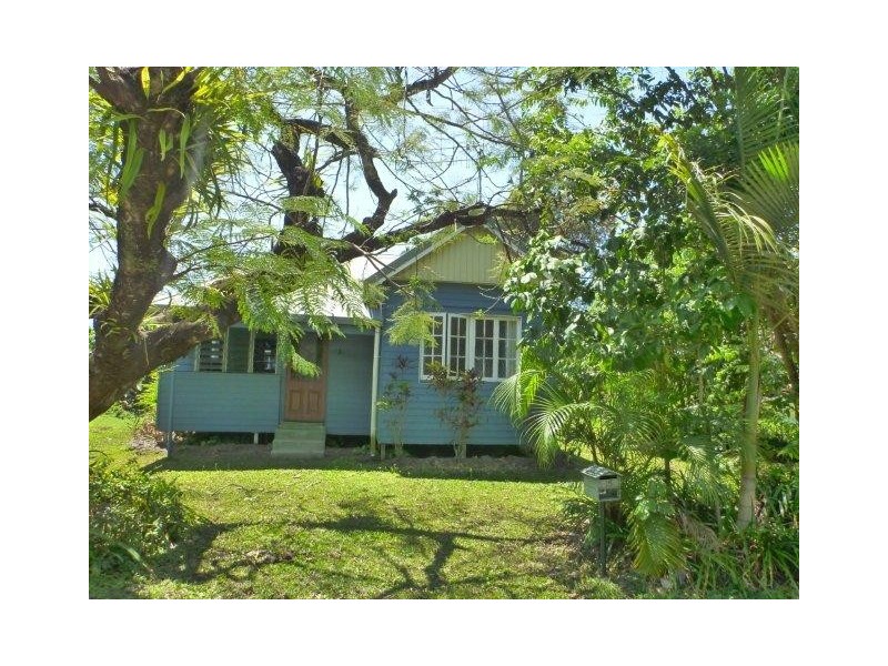 15 Hart Street, Mossman QLD 4873