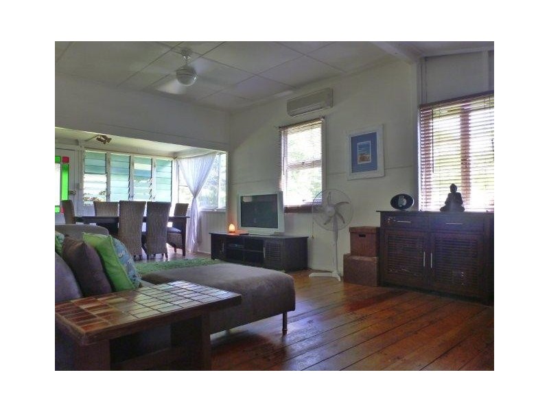 15 Hart Street, Mossman QLD 4873