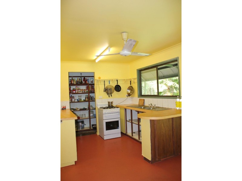 48 Fig Tree Road COW BAY, Daintree QLD 4873
