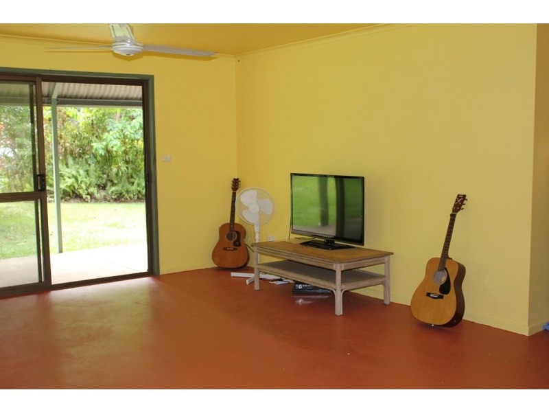 48 Fig Tree Road COW BAY, Daintree QLD 4873