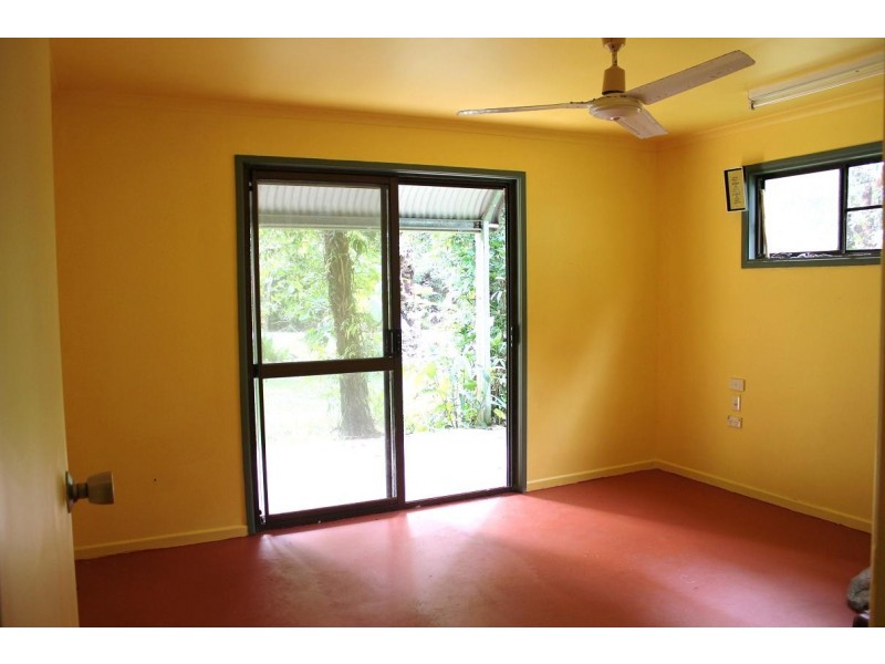 48 Fig Tree Road COW BAY, Daintree QLD 4873