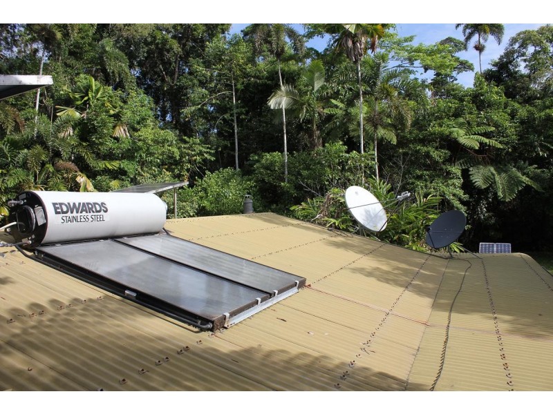 48 Fig Tree Road COW BAY, Daintree QLD 4873