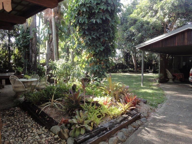 7 Ribbon Avenue, Port Douglas QLD 4877