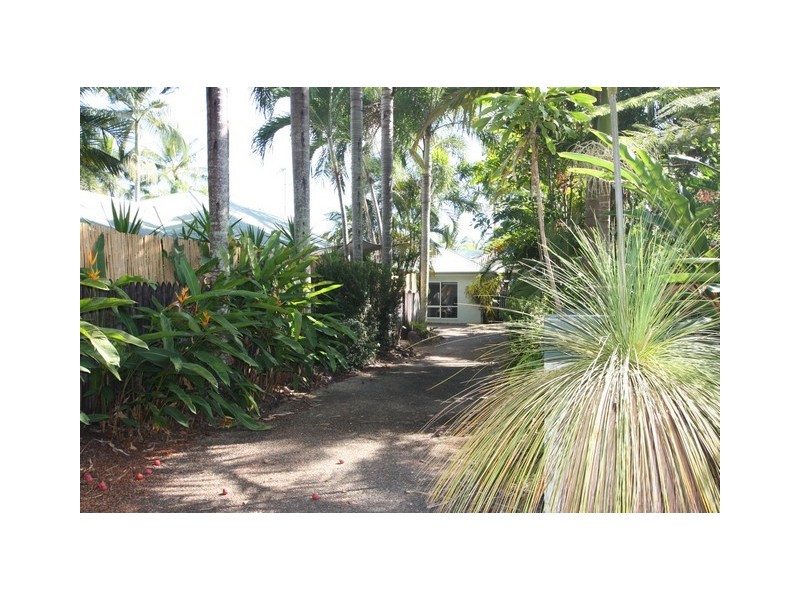 2/10 Mitre Street, Craiglie QLD 4877