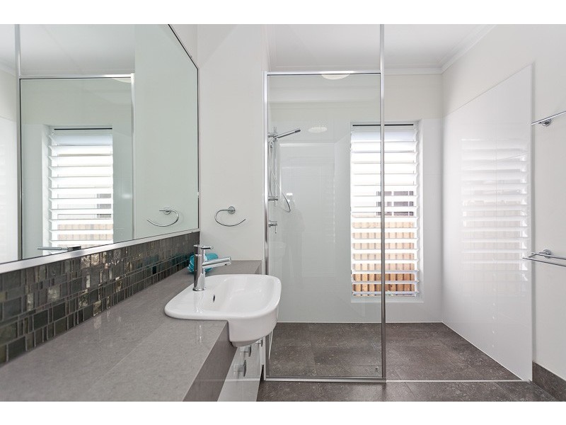 98 Marine Parade, Newell QLD 4873