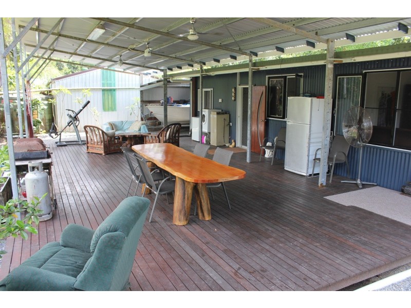 Lot 4 Cape Tribulation Road THORNTON BEACH, Daintree QLD 4873