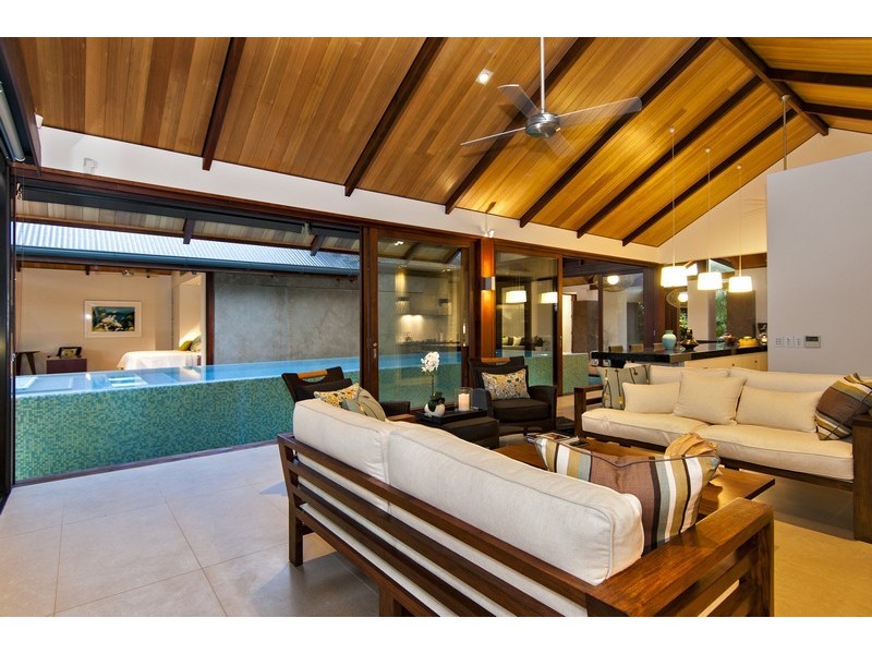 5 Beachfront Mirage, Port Douglas QLD 4877