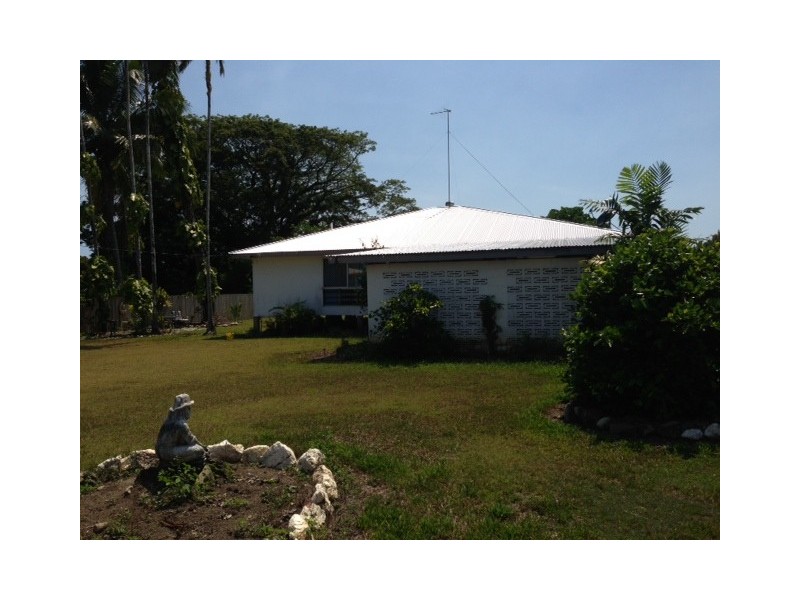 18 Owen Street, Mossman QLD 4873