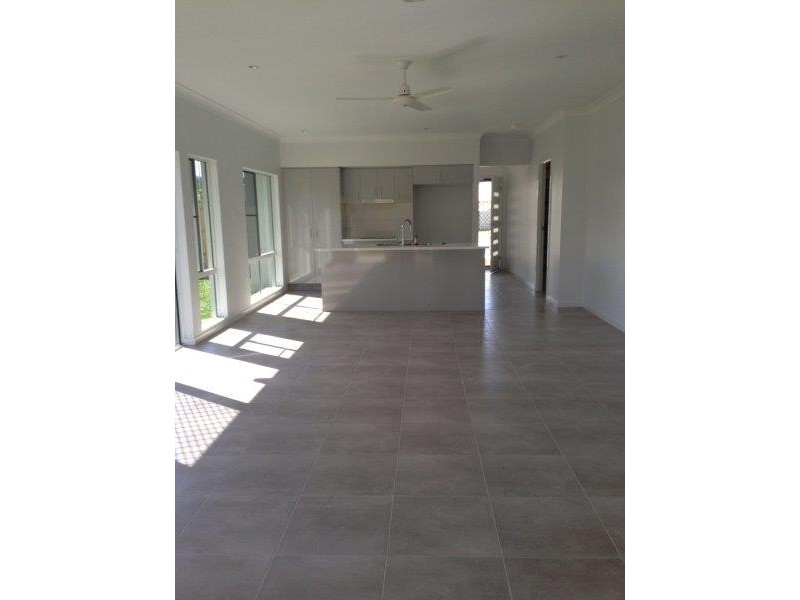 7 Spoonbill Close, Mossman QLD 4873