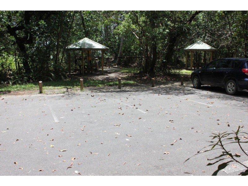 11 Cape Tribulation Road THORNTON BEACH, Daintree QLD 4873