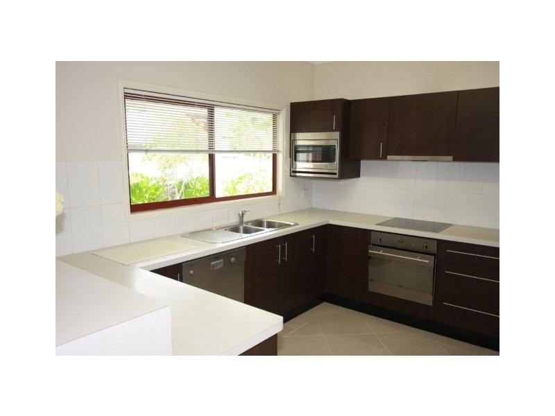 22 White Oak Ave, Mossman QLD 4873