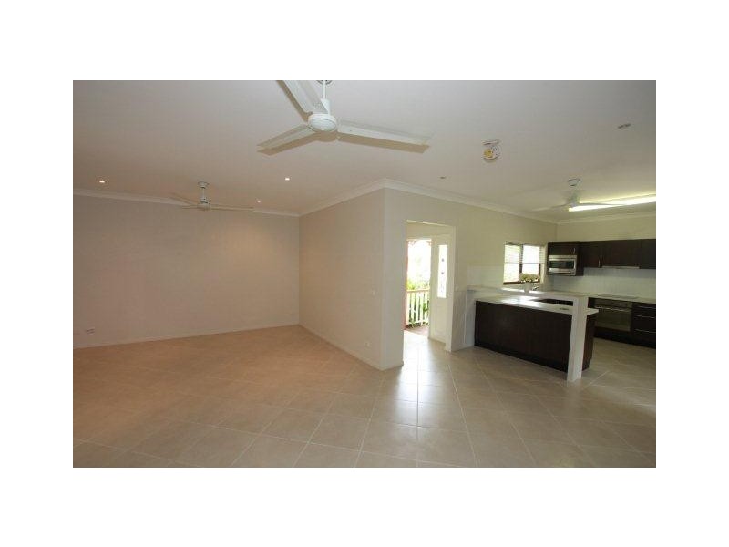 22 White Oak Ave, Mossman QLD 4873