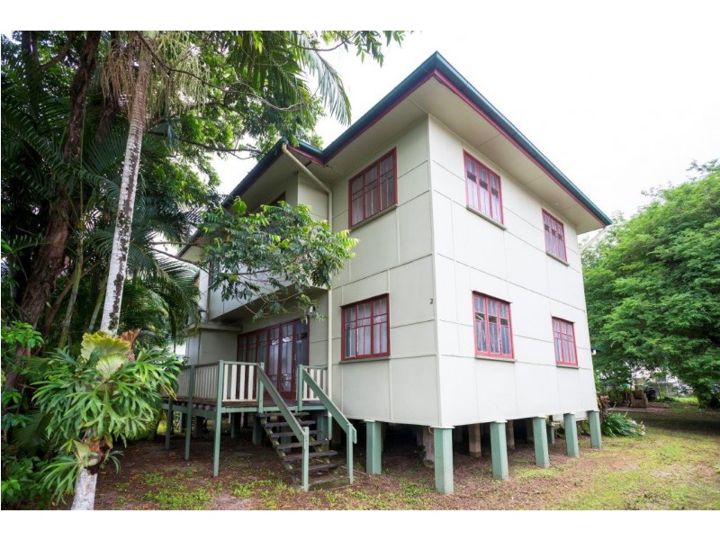 8 Mossman Street, Mossman QLD 4873