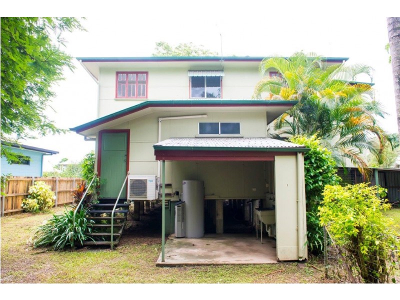 8 Mossman Street, Mossman QLD 4873