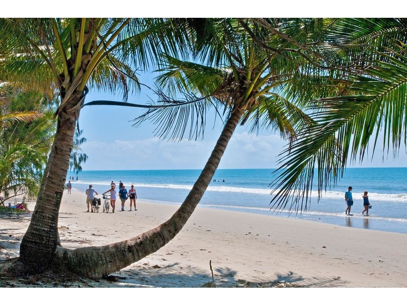 4 On The Beach The Esplanade, Port Douglas QLD 4877