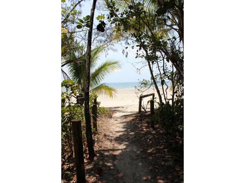 Lot 13 Cape Tribulation Road THORNTON BEACH, Daintree QLD 4873