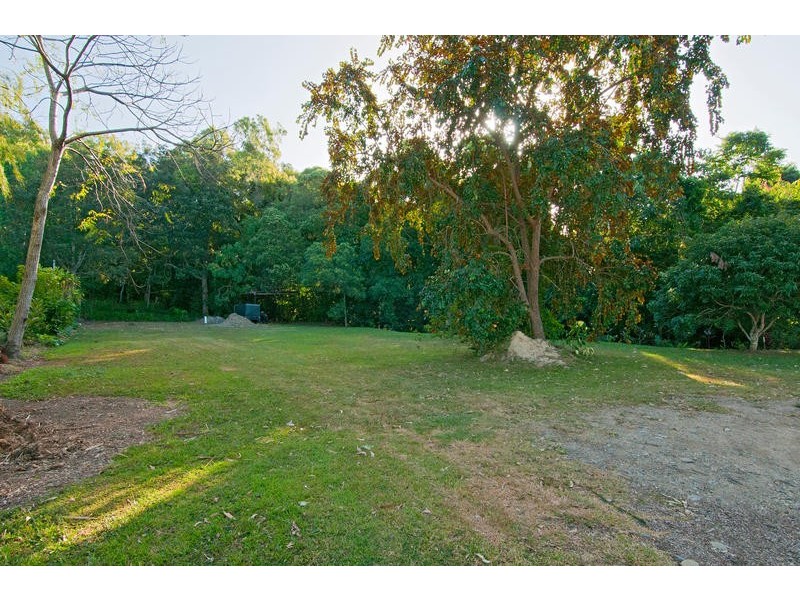 15 Toll Gate Road, Oak Beach QLD 4877