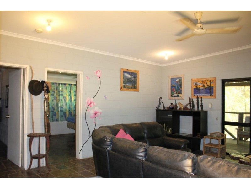 30 East Street AYTON (BLOOMFIELD), Daintree QLD 4873