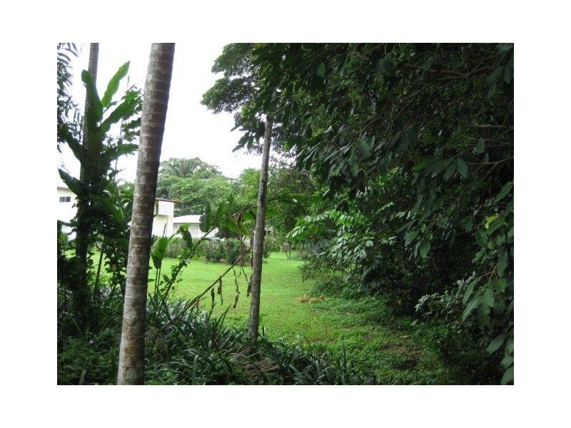 13 Maxwell Street, Mossman QLD 4873