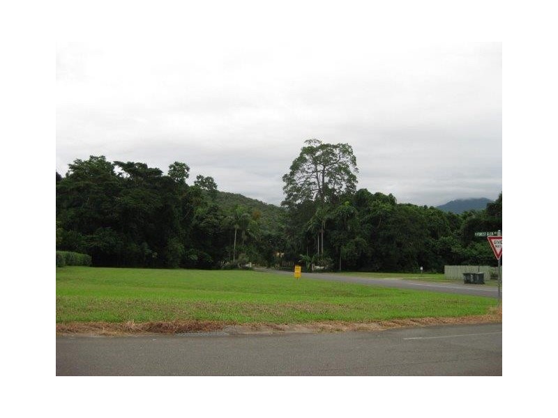 13 Maxwell Street, Mossman QLD 4873